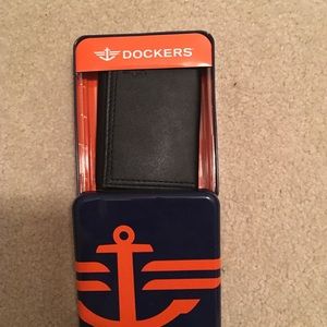 Docker wallet